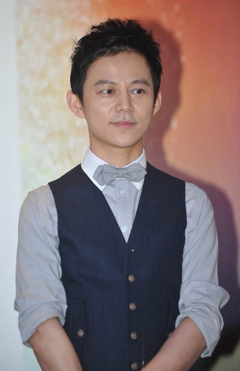 何炅回应衰老焦虑:岁月沉淀智慧?“再干三四十年”的职业宣言