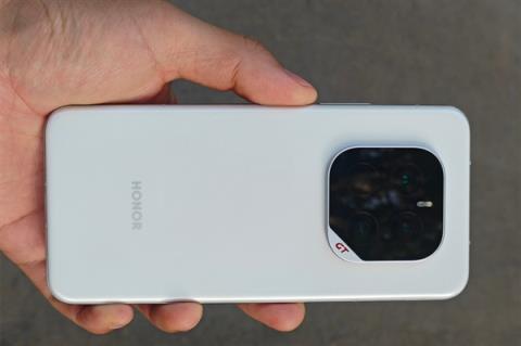 11月新机汇总:华为Mate80领衔 史上最激进的Mate旗舰(图5)