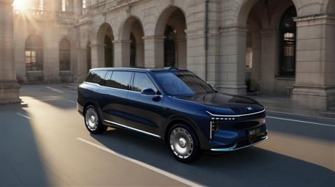 今晚预售!上汽智己旗舰LS9内饰官图发布:依旧新势力三件套(图4)