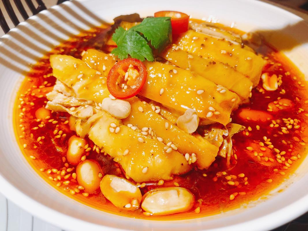 口水鸡的酱汁是怎么调的？口水鸡的酱汁是怎么调的啊