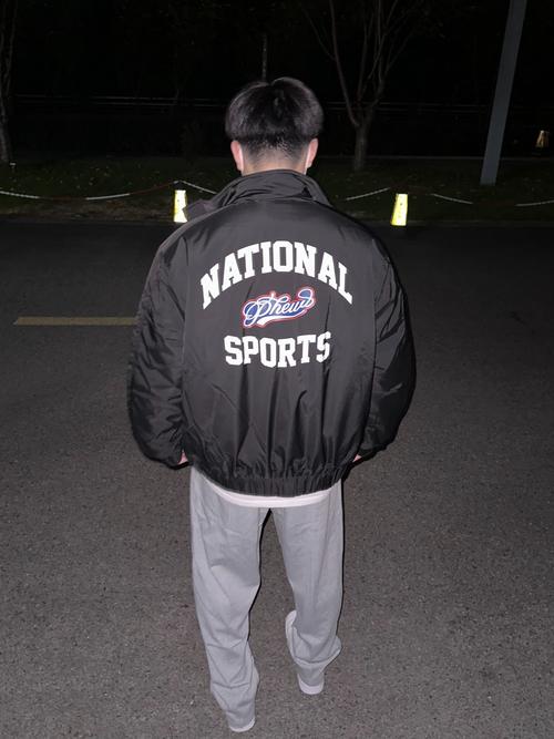 男孩子不能穿灰裤子？男孩子少穿灰裤子