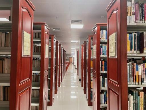 广西大学图书馆楼层分布？广西大学图书馆分区