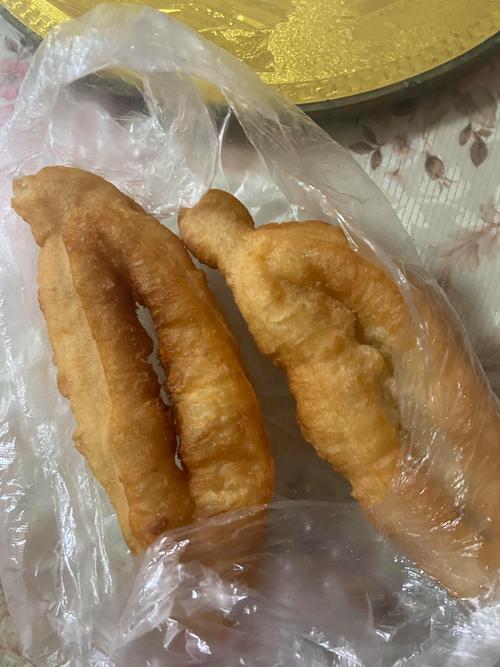 油条闻起来有尿素味道？油条闻着刺鼻的尿素味