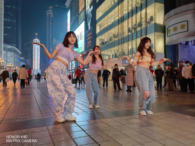 解放碑美美有哪些品牌?解放碑附近美女