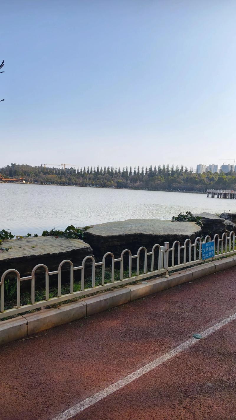 昆明呈贡洛龙湖公园?呈贡洛龙公园一圈有多少公里