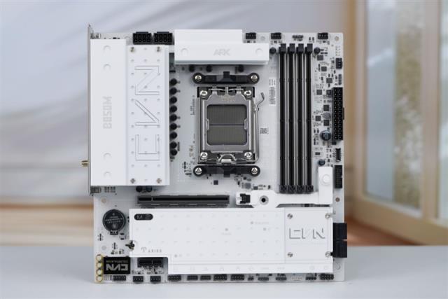 全面赶超一线品牌!七彩虹CVNB850ARKFROZENv14方舟主板评测:一键降低12ns延迟(图1)