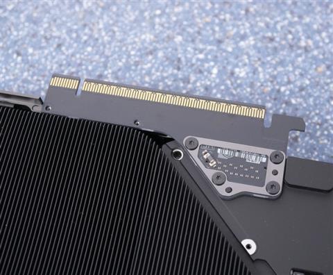 PCIe接口损坏 2万元的RTX5090原地报废!NVIDIA同意免费换新(图6)
