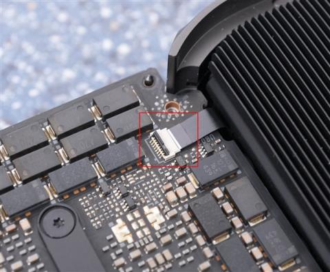 PCIe接口损坏 2万元的RTX5090原地报废!NVIDIA同意免费换新(图7)