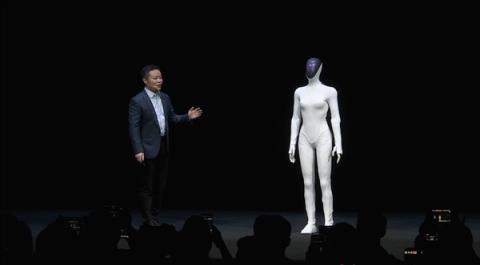 会走猫步！小鹏发布新一代人形机器人IRON：用上全固态电池(图2)