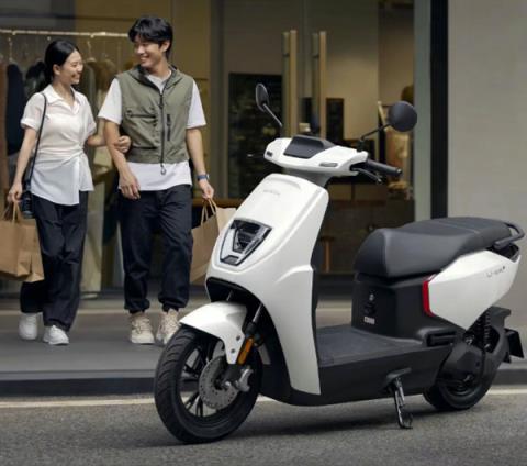 5399元 五羊本田电摩U-be+上市:极速57khp 满电65km(图1)