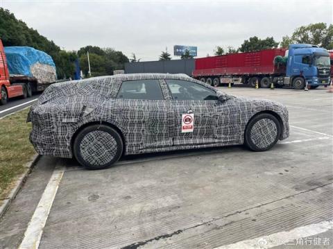 神秘新车现身高速服务区 知情人士称系阿维塔06猎装版(图3)