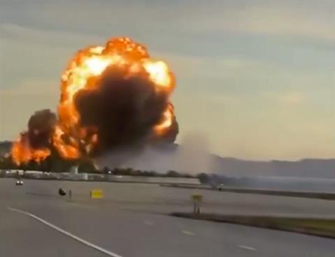 载有14万升燃油！美国UPS一货机坠毁爆燃：已致7人死亡(图1)