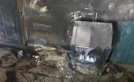 小伙花2345元改装电瓶车：结果家被烧光！3个致命错误(图3)