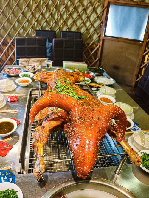 烤全羊好吃吗怎么吃?烤全羊好吃吗怎么吃的