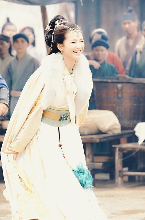 琅琊榜小说中霓凰最后和谁在一起了?琅琊榜中的霓凰是谁的女儿