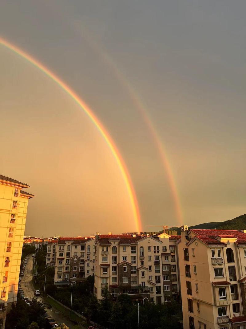 晴天出现彩虹是什么预兆?晴天出现彩虹是什么预兆呢