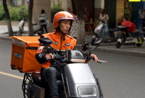 淘宝闪购加强骑士保障 全国百万城市骑士免费焕新!(图1)