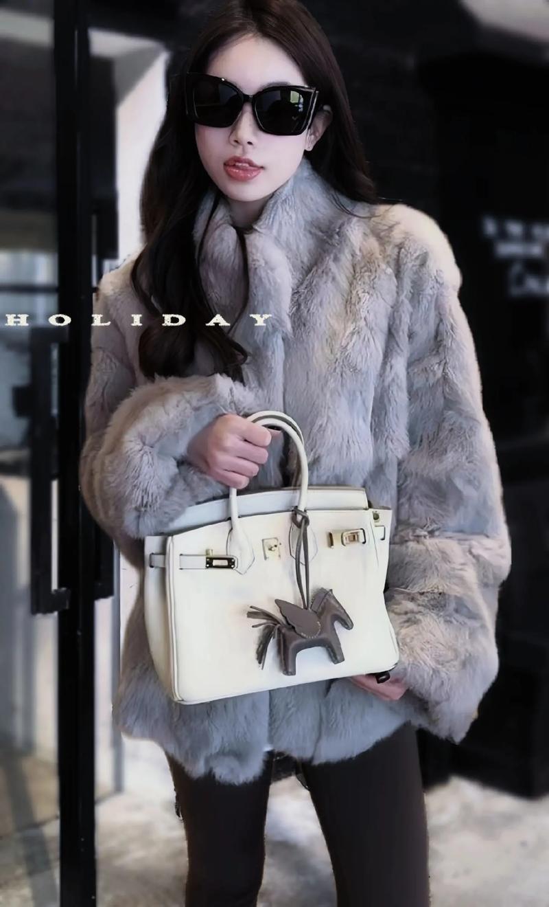 七分袖白色兔毛皮草怎么搭配?七分袖的貂毛里面穿什么