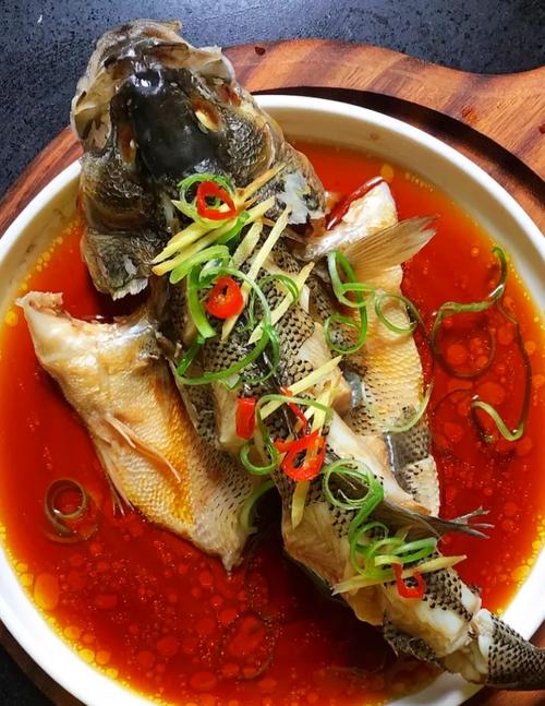 清蒸鲈鱼用什么酱油好吃?清蒸鲈鱼用什么酱汁