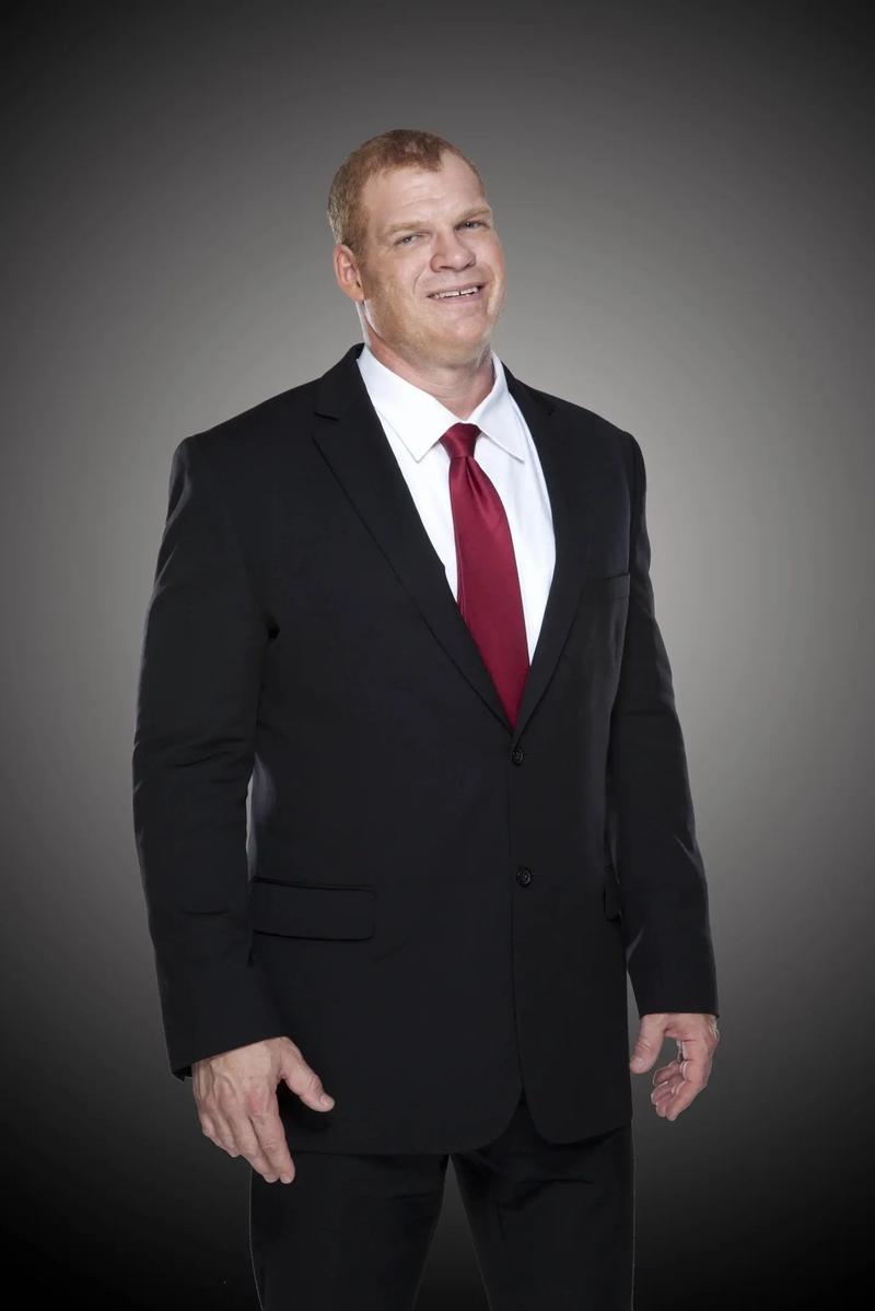 wwe凯恩和送葬者谁厉害?wwe凯恩和送葬者什么关系