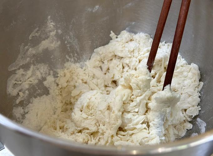 揉好的面团放油会影响发酵吗为什么？揉面放油还能发吗