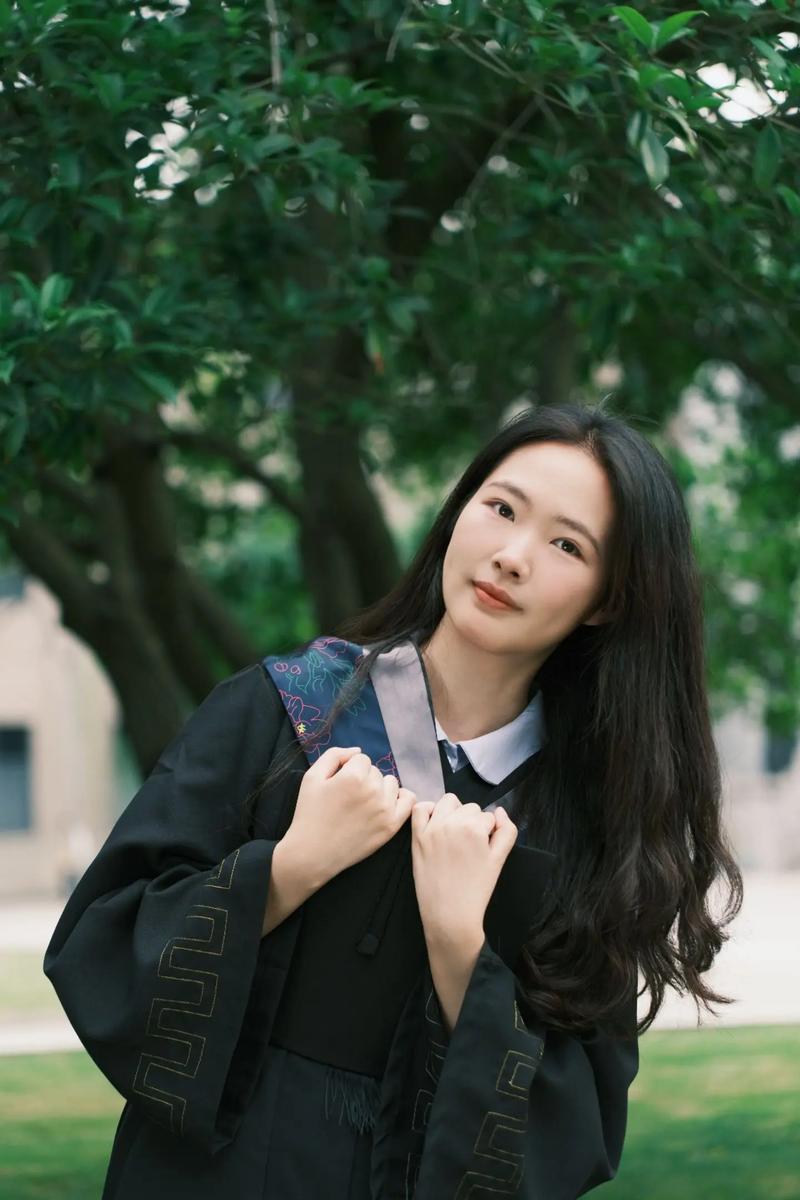 经济学学士服绶带颜色?经济系学士服颜色