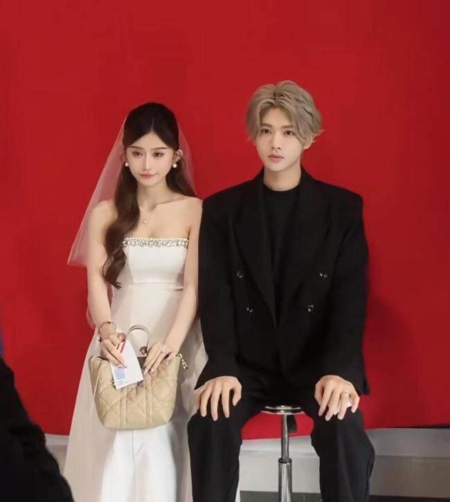 网红鹿哈领证结婚,曾自曝7个月赚3500万,鹿晗被波及 撞脸顶流引发热议