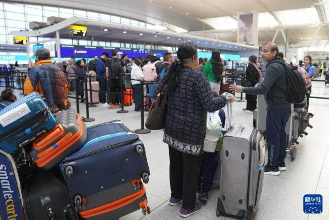 创纪录停摆严重冲击美国航空安全 航班延误激增