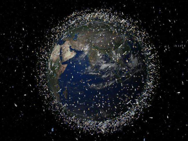 专家解读神二十疑遭碎片撞击 太空垃圾威胁凸显