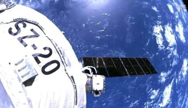 专家解读神二十疑遭碎片撞击 太空垃圾威胁凸显