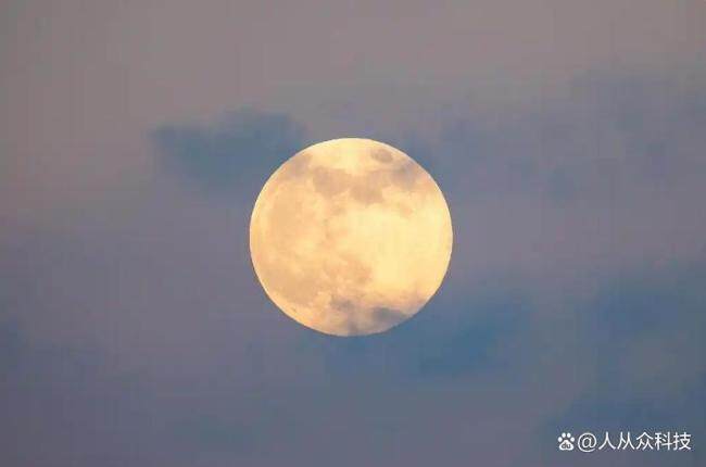 超级月亮直拍 绝美夜空刷屏社交平台