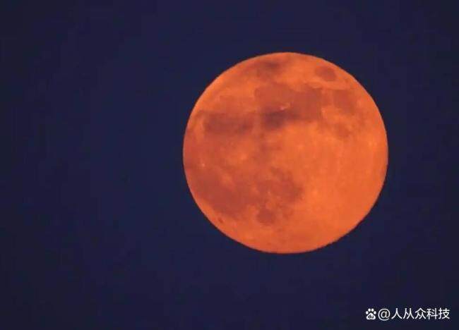 超级月亮直拍 绝美夜空刷屏社交平台