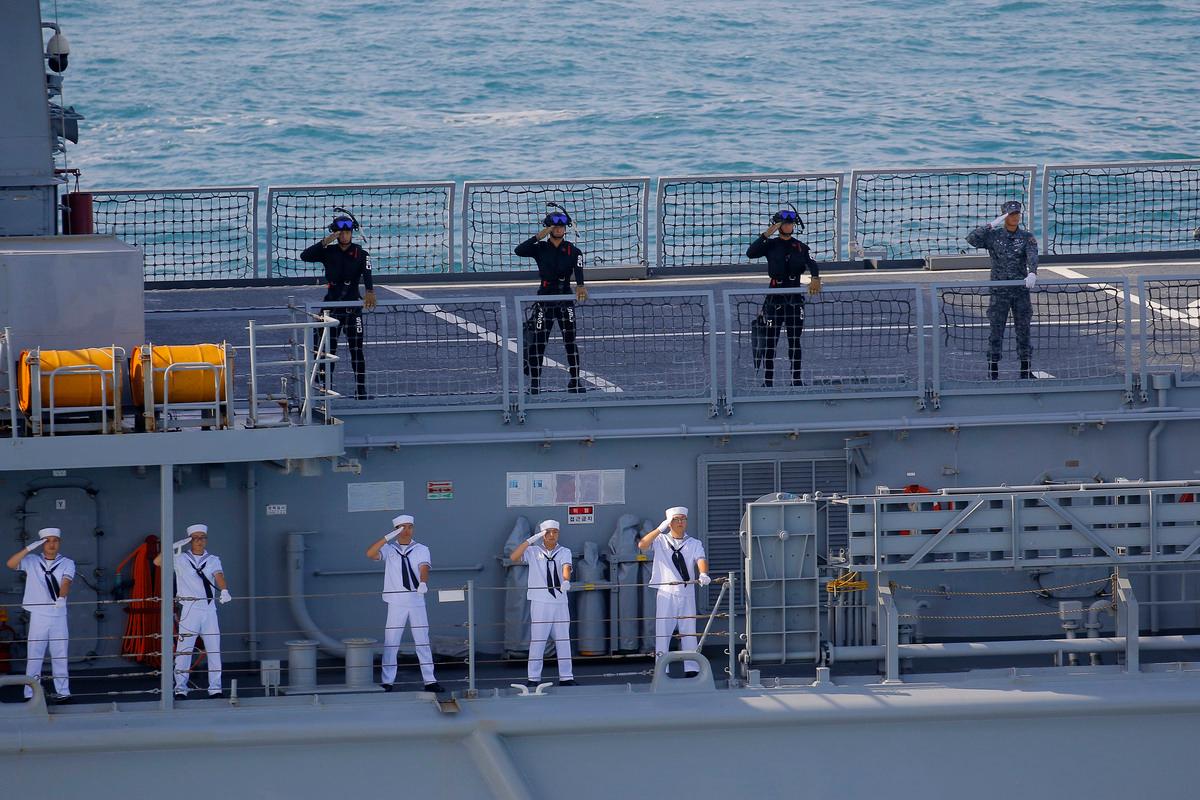 福建舰即将入列!军事专家深度解析中国航母战力跃升