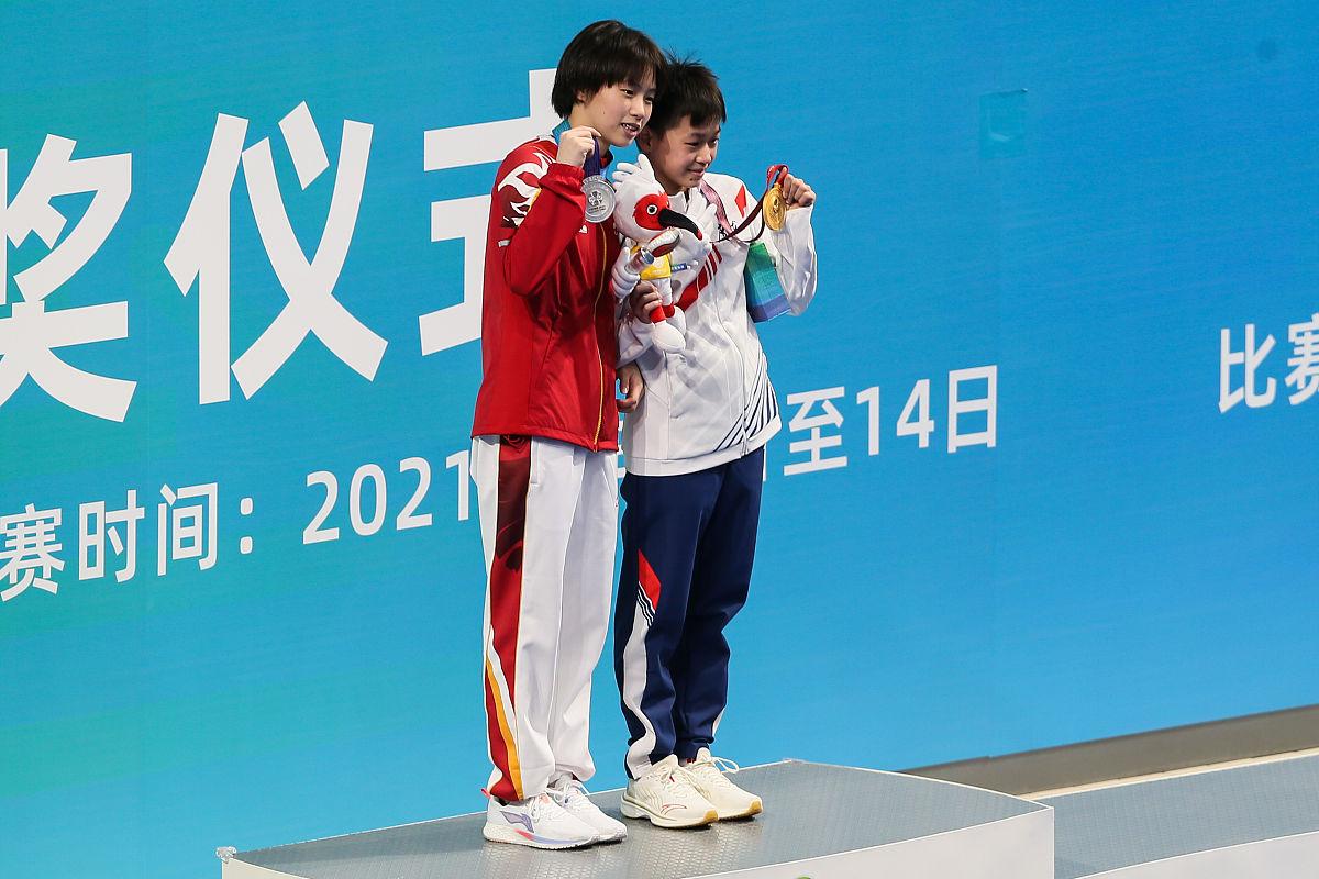 水花消失术巅峰对决:全红婵陈芋汐张家齐同台演绎十米台传奇