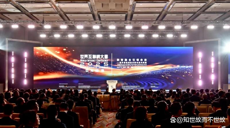 乌镇论剑暗流涌动：AI共生背后的巨头交锋与数字鸿沟