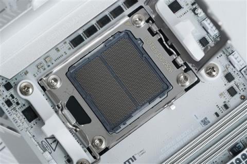 支持10000MT/s内存！微星MPGX870IEDGETIEVOWIFI主板图赏(图5)