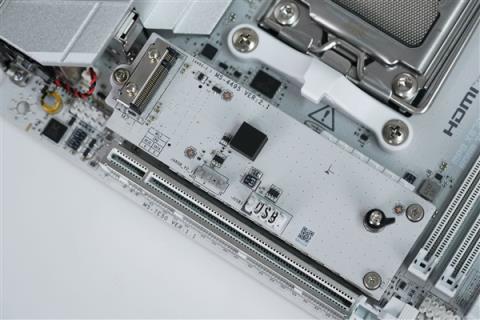 支持10000MT/s内存！微星MPGX870IEDGETIEVOWIFI主板图赏(图14)