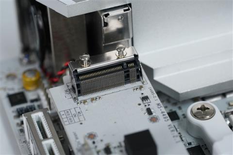 支持10000MT/s内存！微星MPGX870IEDGETIEVOWIFI主板图赏(图15)