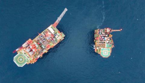 国产化率达95%！北部湾海域最大油气平台完成浮托安装(图1)