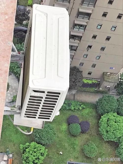 空调水能浇花浇菜吗?空调水能浇花不