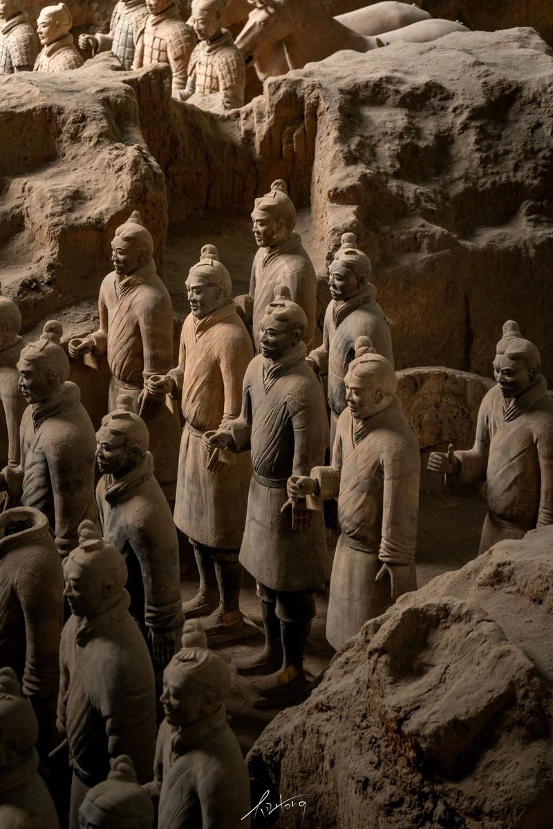 秦始皇兵马俑为什么不长草?秦始皇兵马俑为什么没被盗