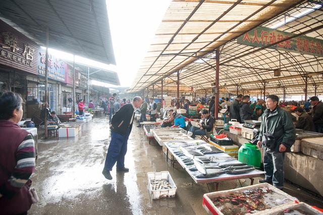 蓬莱有没有海鲜市场？蓬莱有没有海鲜市场啊