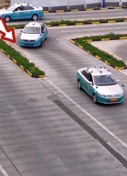 科目二直角拐弯车头可以扫线吗?科二直角转弯车头可以扫实线吗