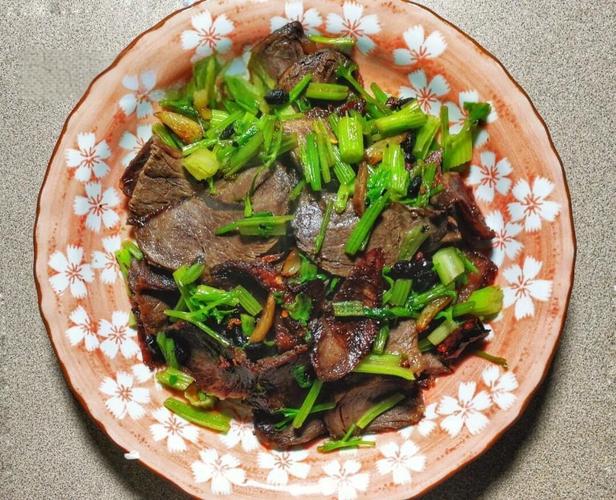 如何炒回锅牛肉窍门？怎么做回锅牛肉