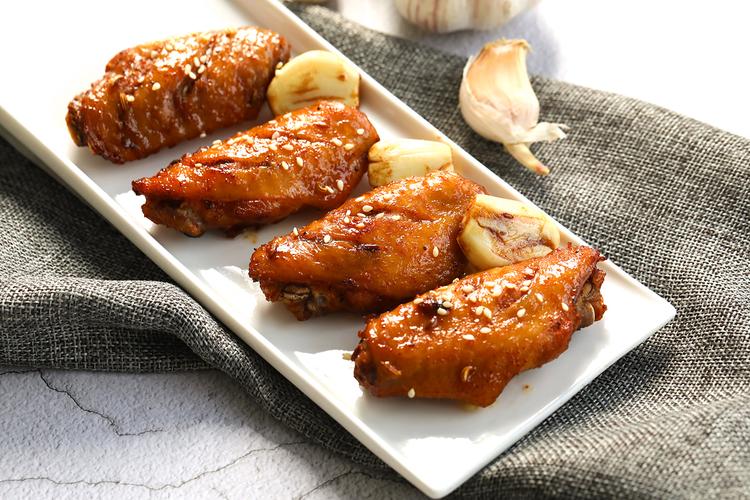 烧烤鸡翅需要先煮熟吗？烧烤鸡翅需要先煮熟吗视频