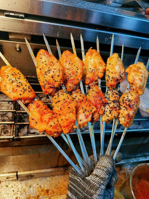 烧烤鸡翅需要先煮熟吗?烧烤鸡翅需要先煮熟吗视频