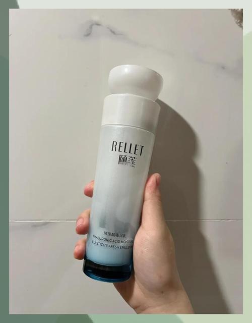 洁面乳润肤乳和爽肤水哪个先用?润肤霜,洁面乳,爽肤水先用哪个