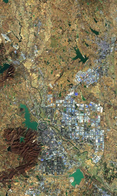 哪个地图可以看卫星图及街景？哪个地图可以看实时卫星图