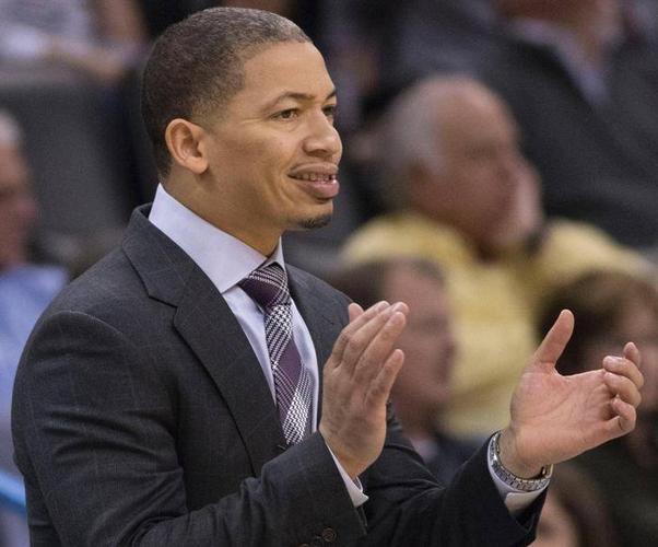 如何评价泰伦?卢教练的执教水平呢?泰伦卢最佳教练