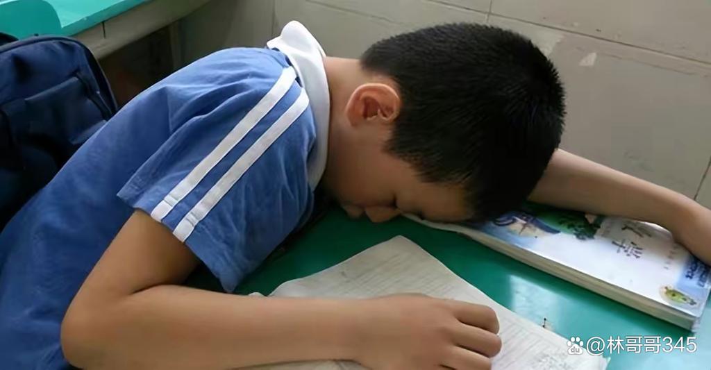 小孩上课睡觉是什么原因造成的?小孩儿上课睡觉